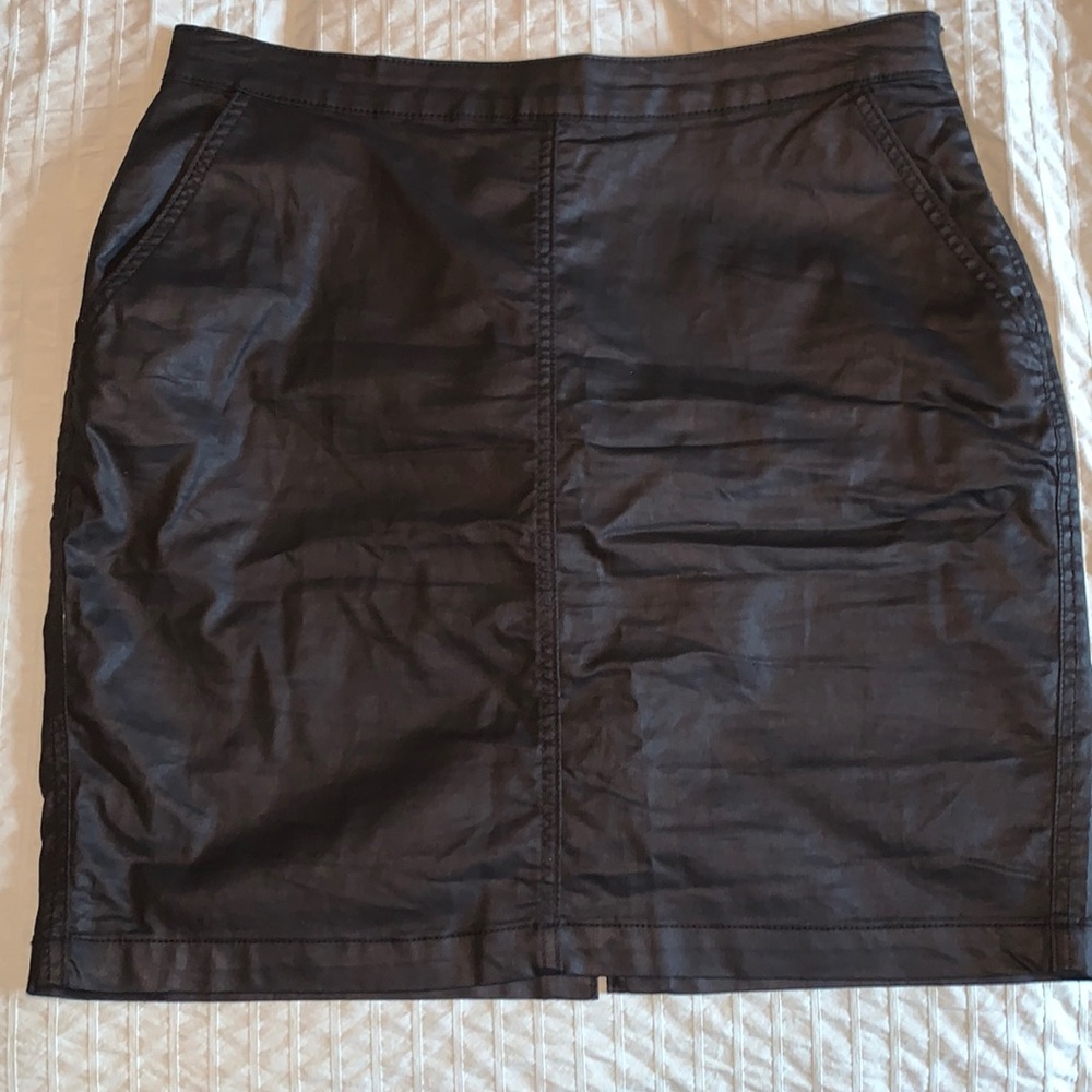 Banana Republic black pencil skirt (coated)